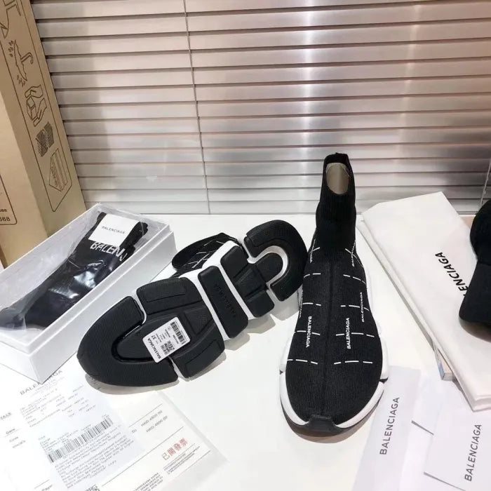 B - SNEAKERS