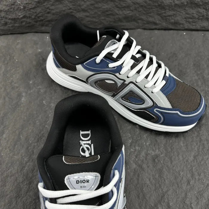 D - SNEAKERS