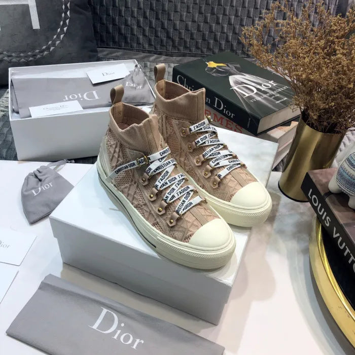D - SNEAKERS