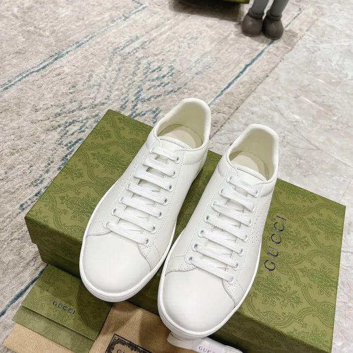 SNEAKERS 15