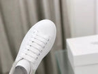 A - SNEAKERS