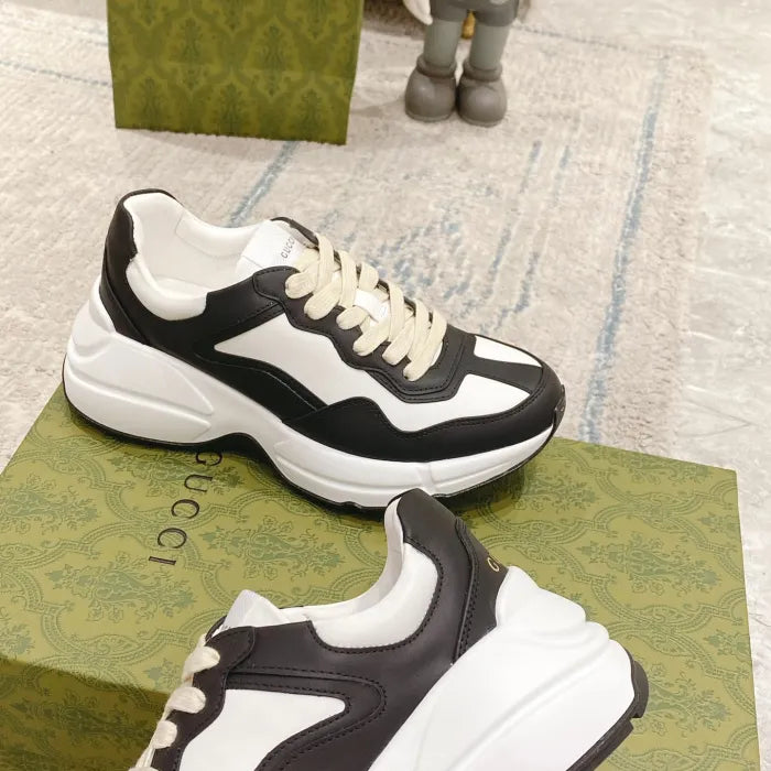 SNEAKERS 06