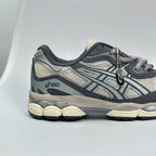 A - SNEAKERS
