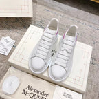 A - SNEAKERS