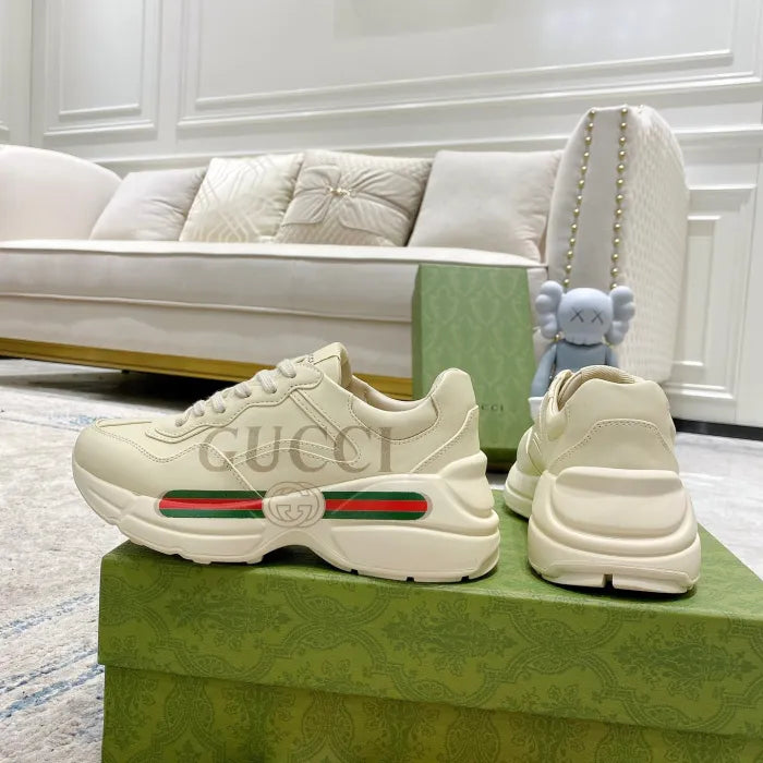 SNEAKERS 06