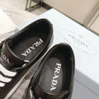 P - SNEAKERS