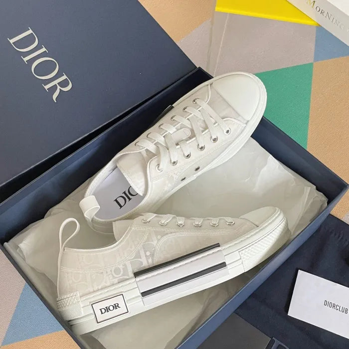 D - SNEAKERS