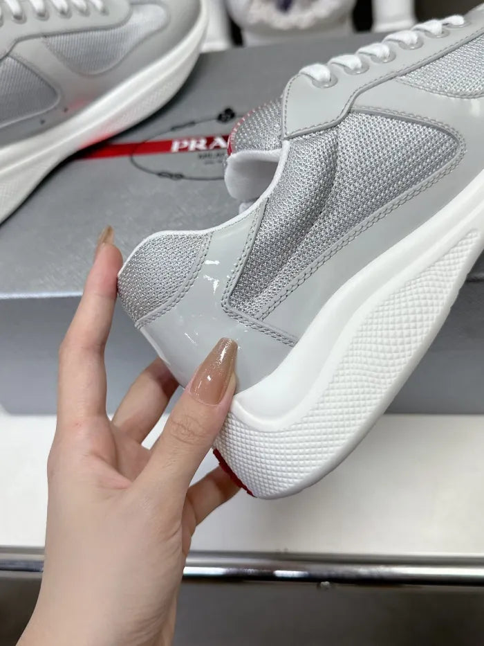 P - SNEAKERS