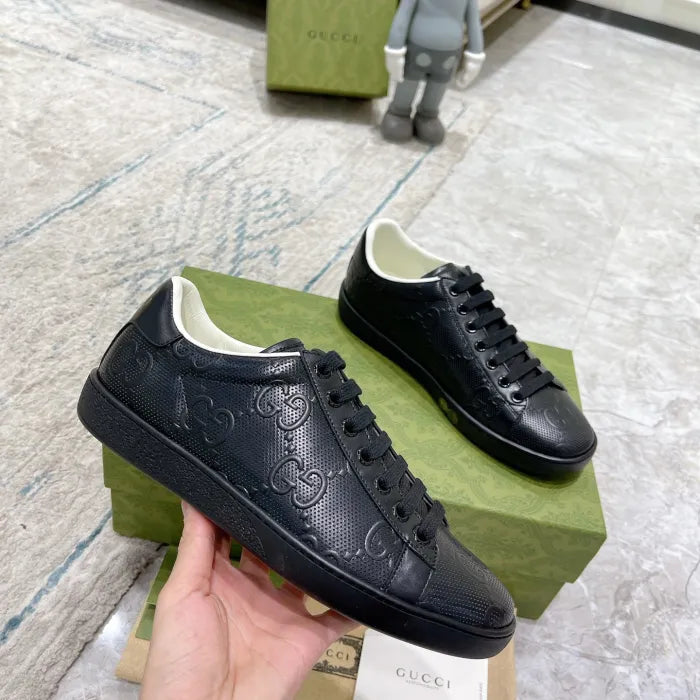 SNEAKERS 16