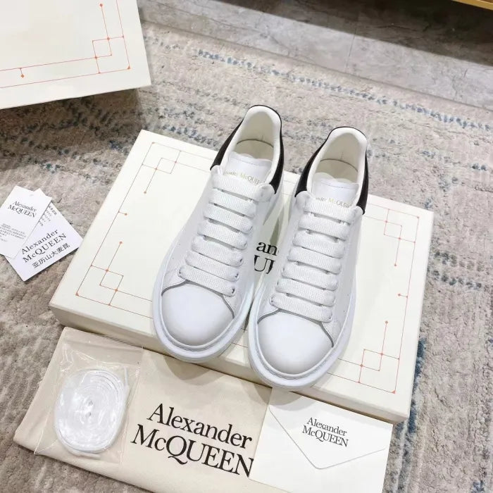 A - SNEAKERS