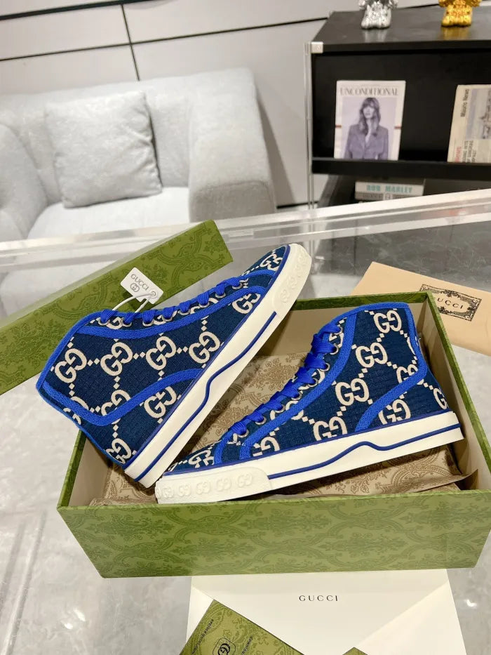 SNEAKERS 01