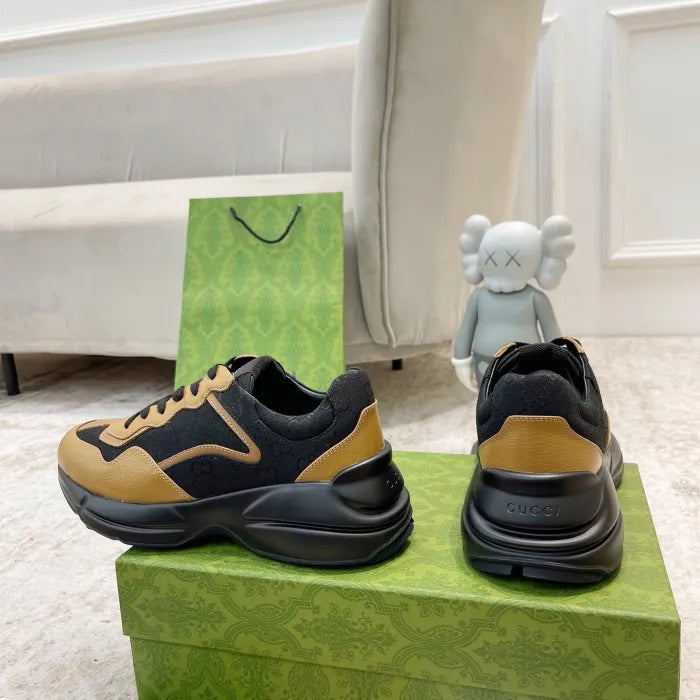 SNEAKERS 26