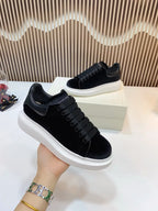 A - SNEAKERS