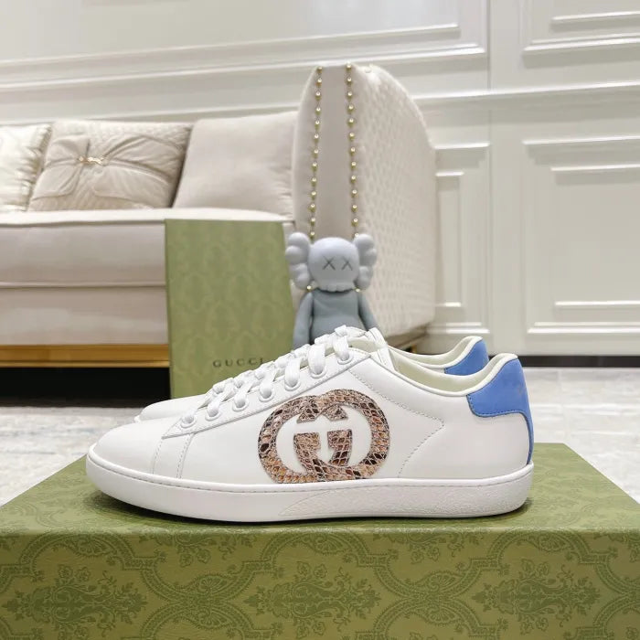 SNEAKERS 21