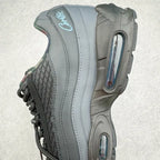 C - SNEAKERS