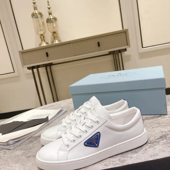 P - SNEAKERS