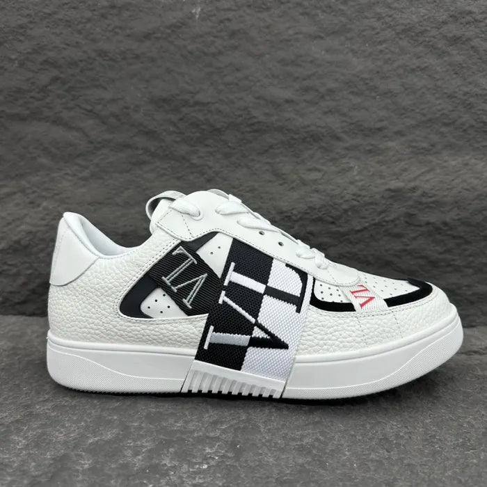 V - SNEAKERS