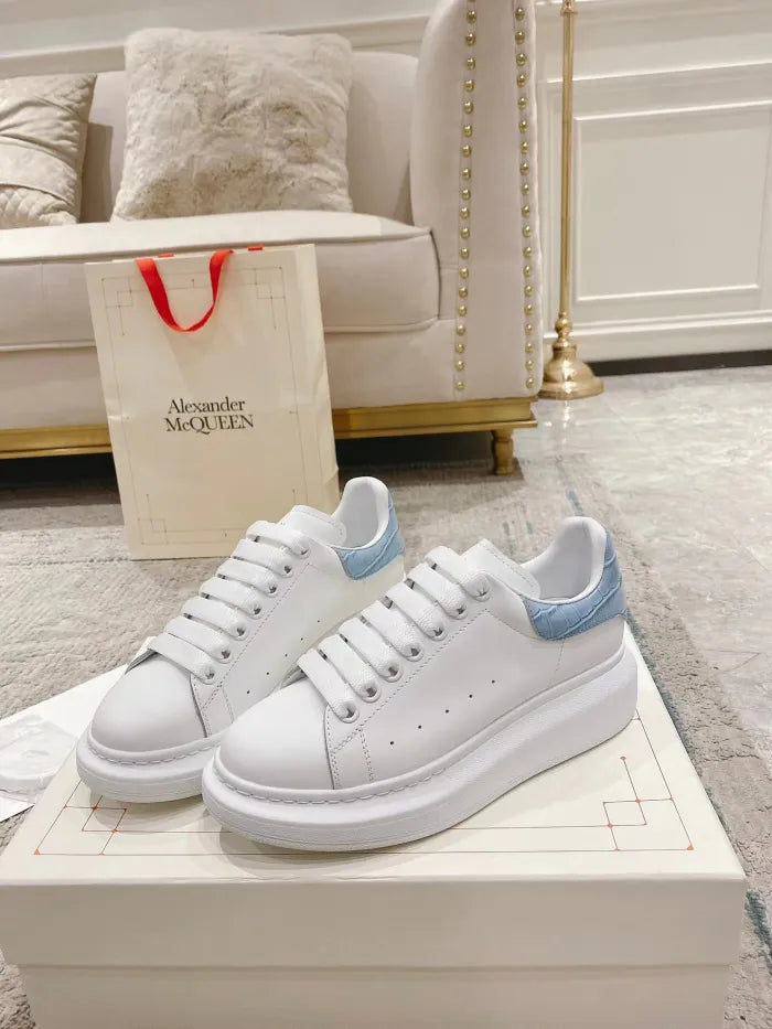 A - SNEAKERS