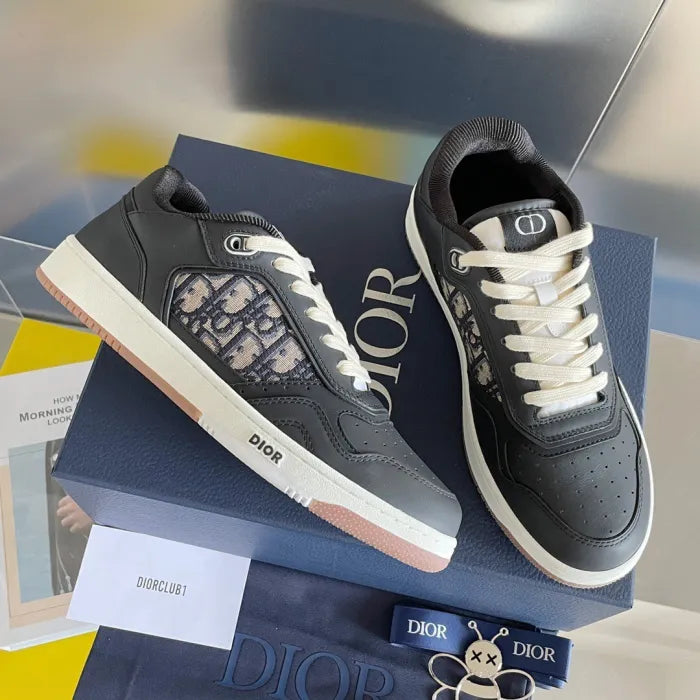 D - SNEAKERS