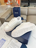 D - SNEAKERS