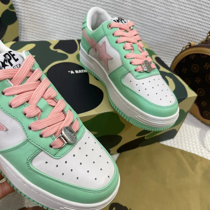 B - SNEAKERS