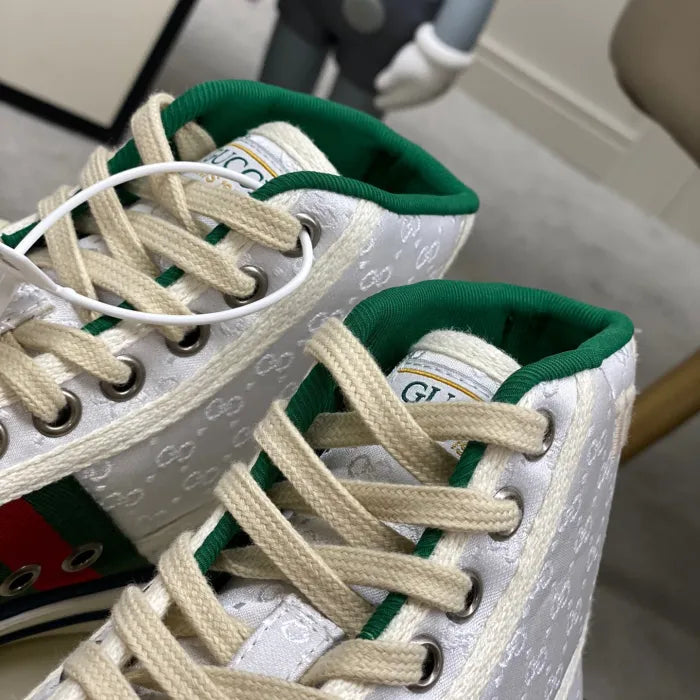 SNEAKERS 14