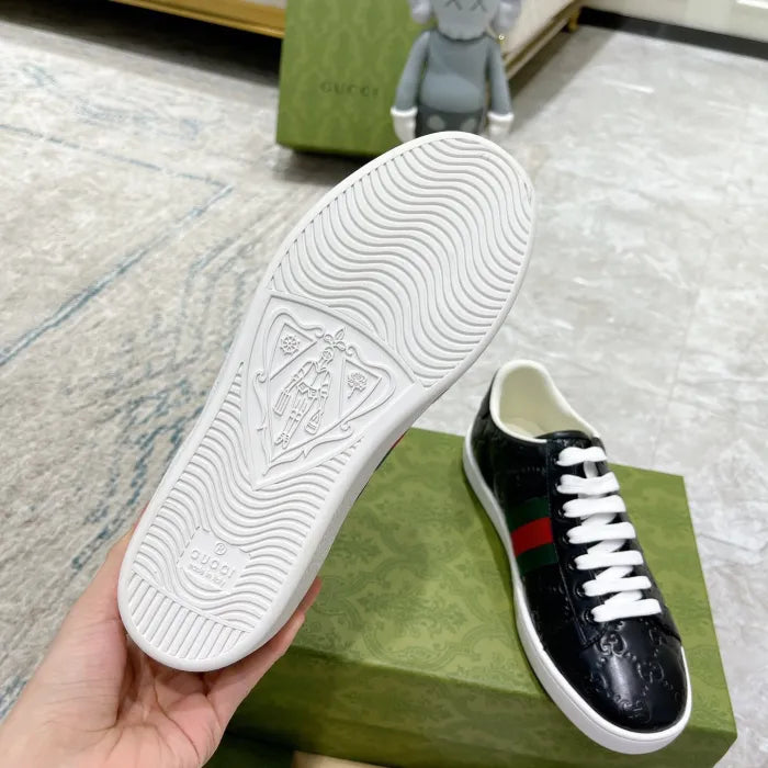 SNEAKERS 16
