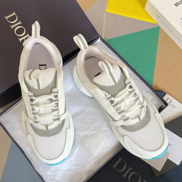 D - SNEAKERS
