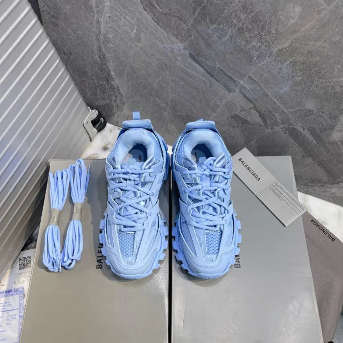 B - SNEAKERS