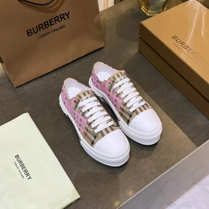 B - SNEAKERS
