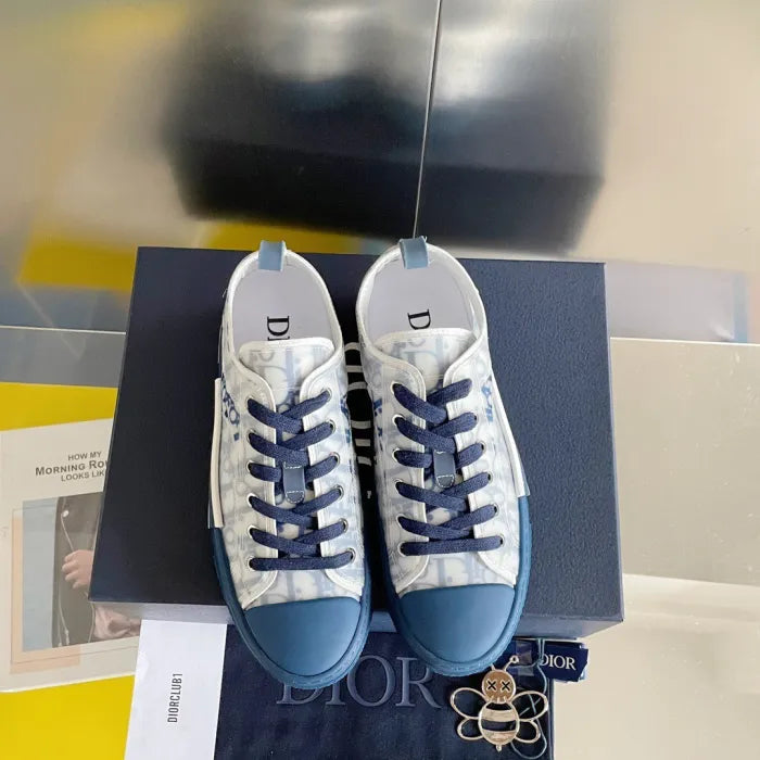 D - SNEAKERS