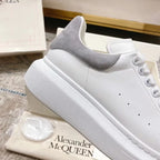 A - SNEAKERS