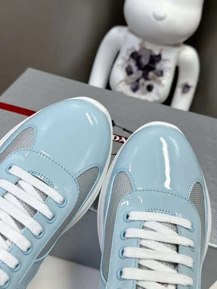 P - SNEAKERS