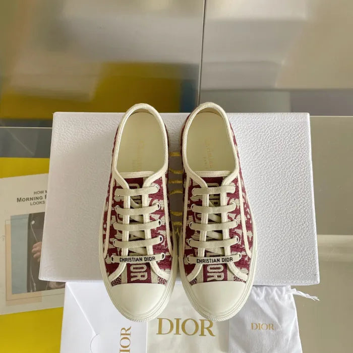 D - SNEAKERS
