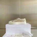 D - SNEAKERS
