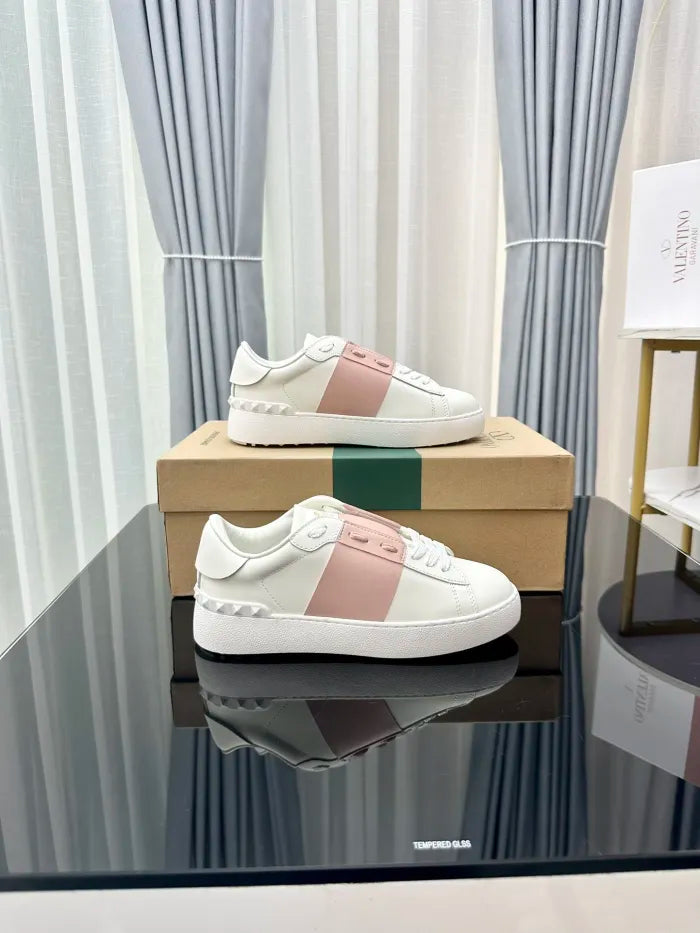 V - SNEAKERS