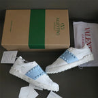 V - SNEAKERS