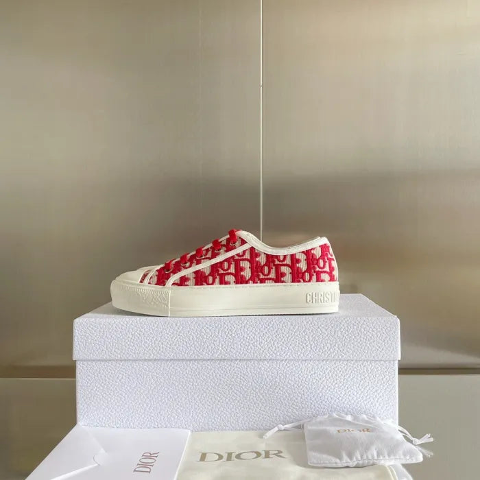 D - SNEAKERS