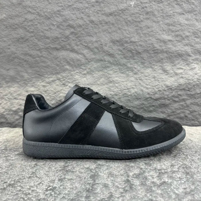 M - SNEAKERS
