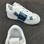 V - SNEAKERS