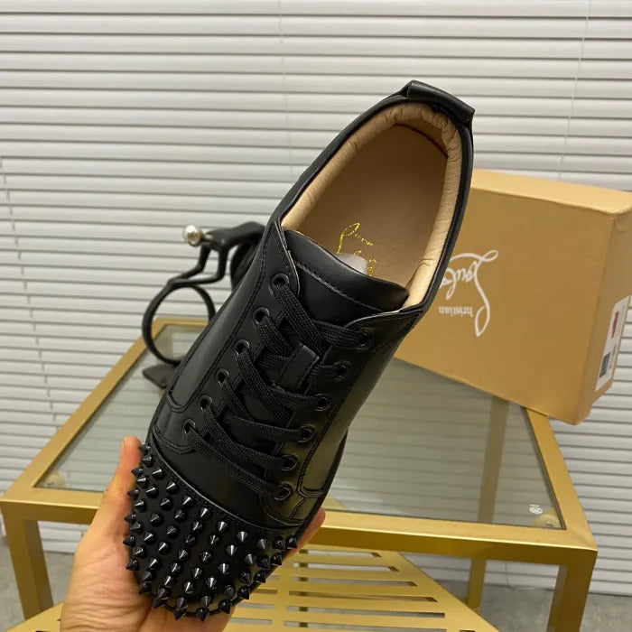 C - SNEAKERS