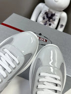P - SNEAKERS