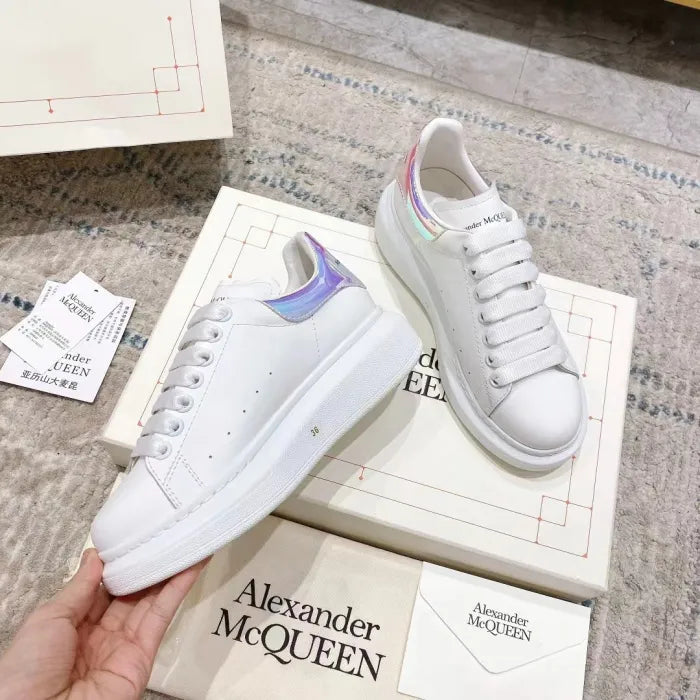 A - SNEAKERS