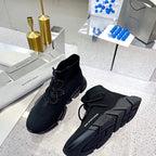 B - SNEAKERS