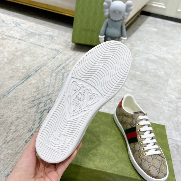 SNEAKERS 15