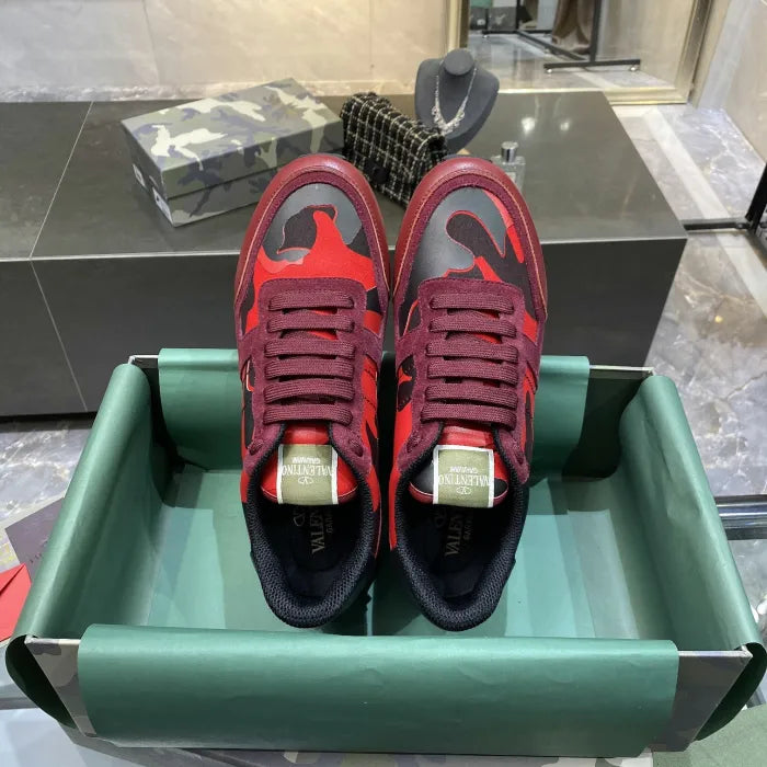 V - SNEAKERS