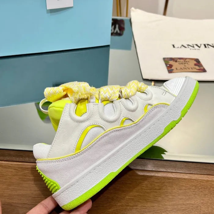L - SNEAKERS