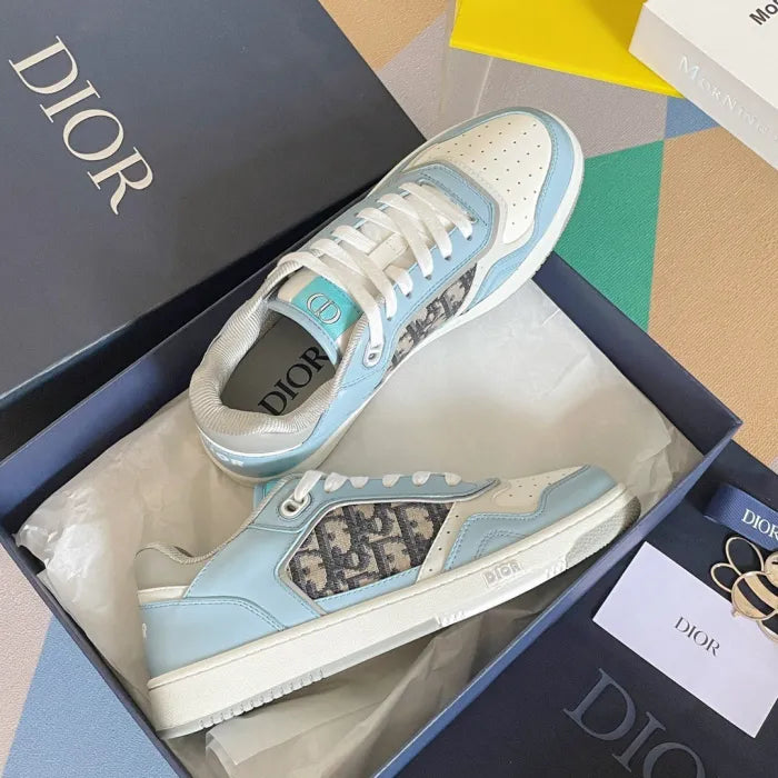 D - SNEAKERS