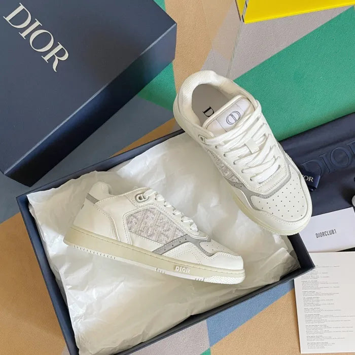 D - SNEAKERS