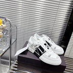 V - SNEAKERS